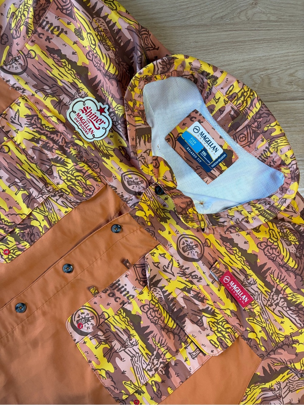 Magellan Outdoors Shiner Bock Beer Fishing Shirt Mens 2XL Short Sleeve Camo